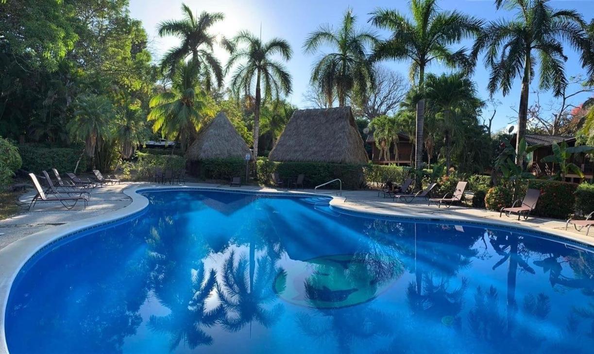 Mal Pais Surf Camp Hotel Playa Santa Teresa  Eksteriør billede