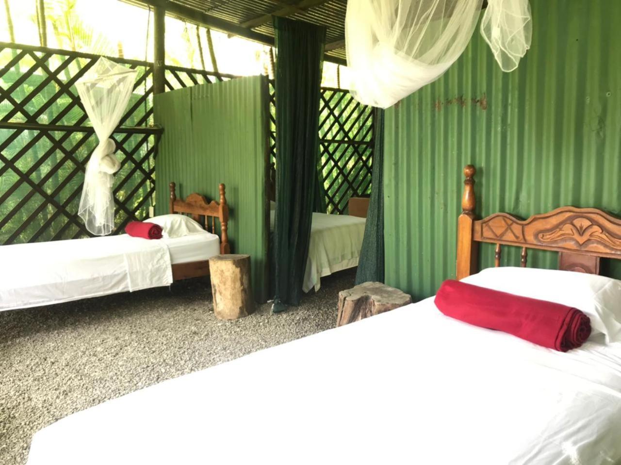 Mal Pais Surf Camp Hotel Playa Santa Teresa  Eksteriør billede