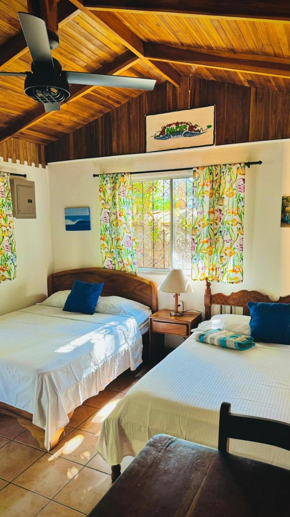 Mal Pais Surf Camp Hotel Playa Santa Teresa  Eksteriør billede
