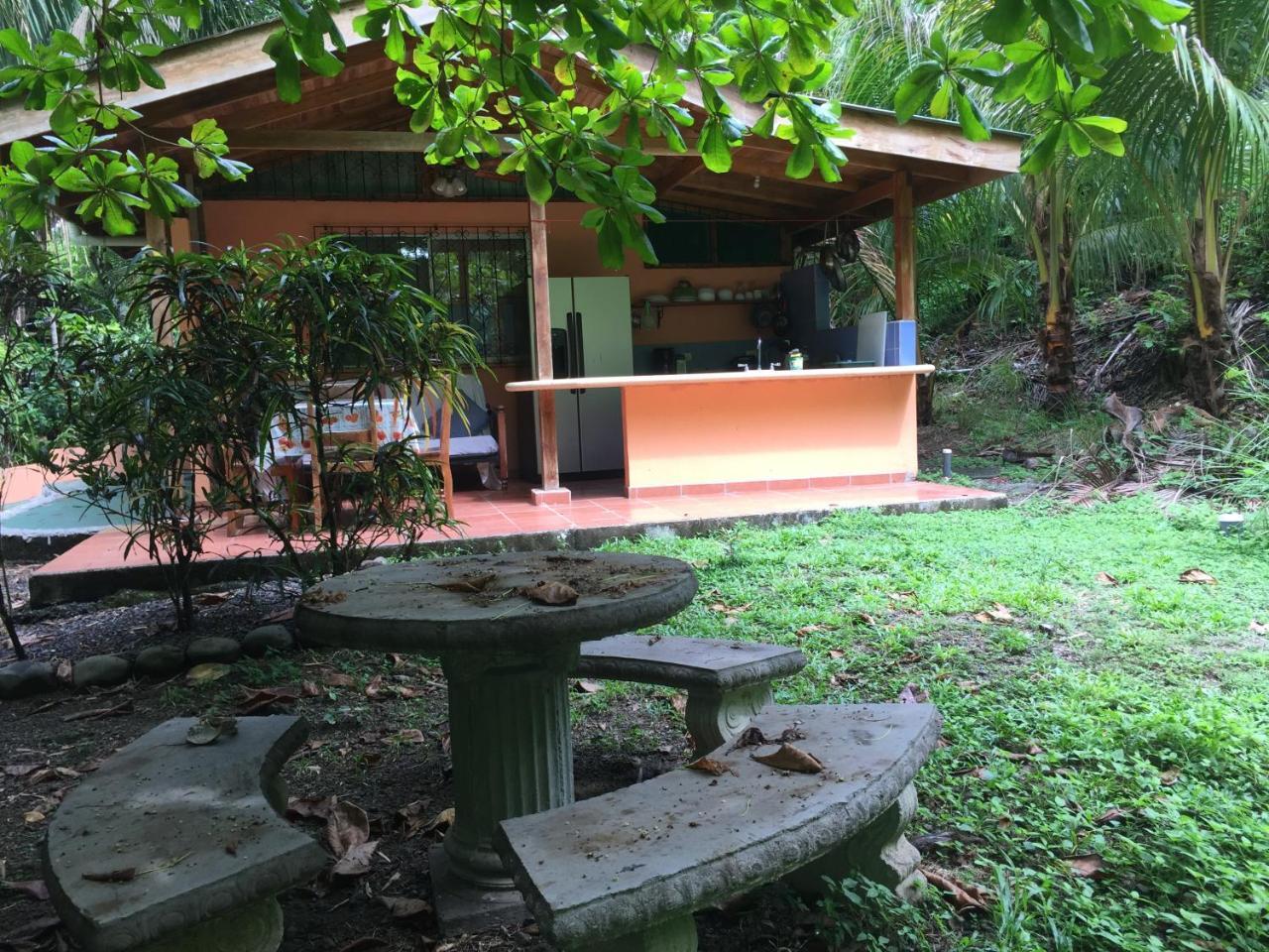 Mal Pais Surf Camp Hotel Playa Santa Teresa  Eksteriør billede