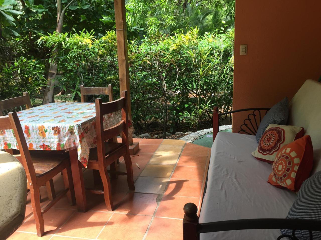 Mal Pais Surf Camp Hotel Playa Santa Teresa  Eksteriør billede